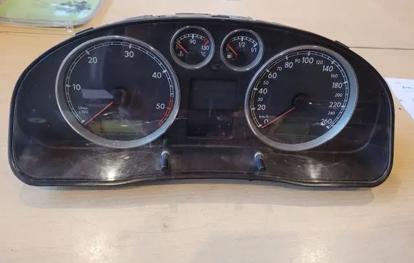Volkswagen PASSAT B5.5 Speedometer (instrument cluster)