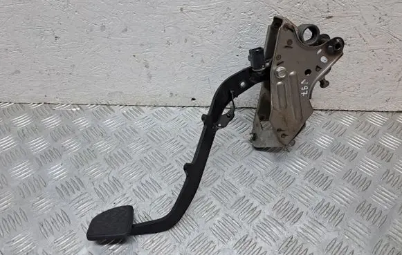 Toyota Corolla Verso AR10 Clutch pedal 551070F030 313010F070