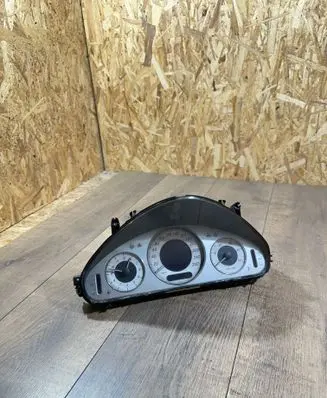 Mercedes-Benz E W211 Speedometer (instrument cluster) A2115405711 110080250 110080250015