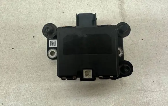 Volkswagen Touran II Distronic sensor radar 5QA907561C 5QA907561 5QA.907.561.C