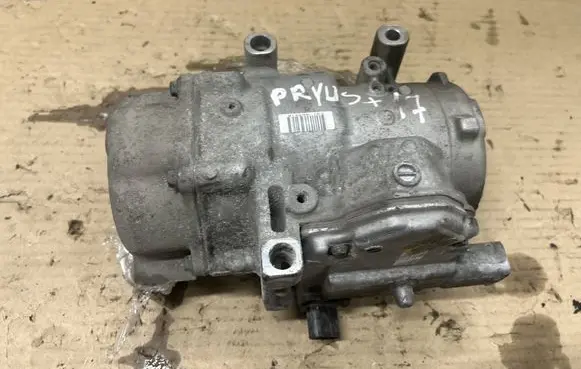 Toyota Prius+ (ZVW40) Air conditioning (A/C) compressor (pump) 0422000404