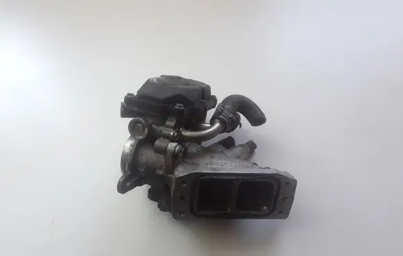 Volkswagen Golf VII Throttle valve 04L128063P