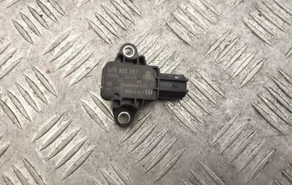 Audi TT TTS Mk2 Airbag deployment crash/impact sensor 8P0955557