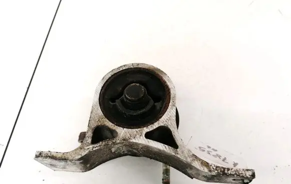 Nissan Murano Z50 Engine mount bracket