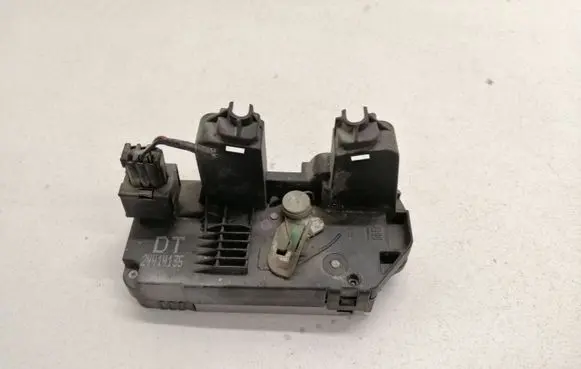 Opel Zafira A Rear door lock 24414135