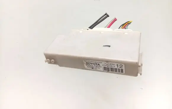 Toyota Prius+ (ZVW40) Other relay 8264175070