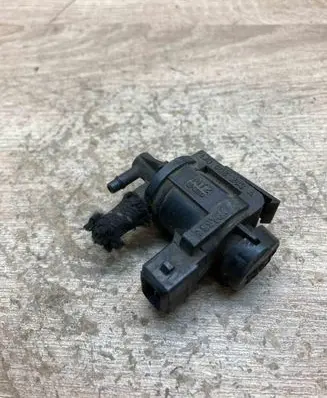 Volkswagen PASSAT B5.5 Turbo solenoid valve 1J0906283A