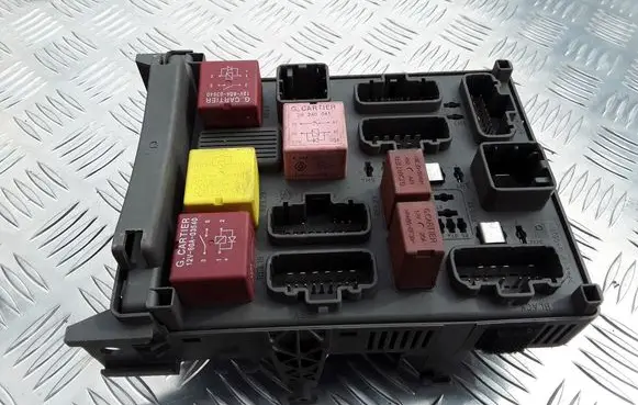 Renault Laguna II Comfort/convenience module 8200283812B