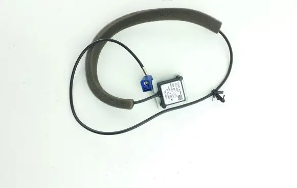Nissan NV200 Aerial antenna amplifier 25975BJ00A KL8856