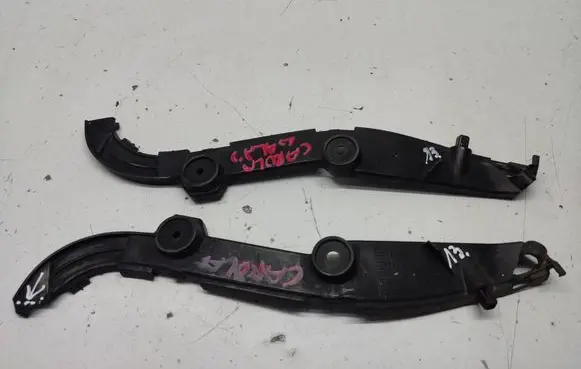 Toyota Corolla Verso AR10 Rear bumper mounting bracket 525750F010 525760F010