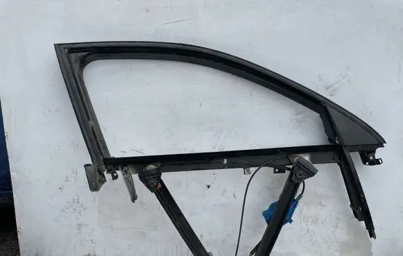Seat Exeo (3R) Front window lifting mechanism without motor