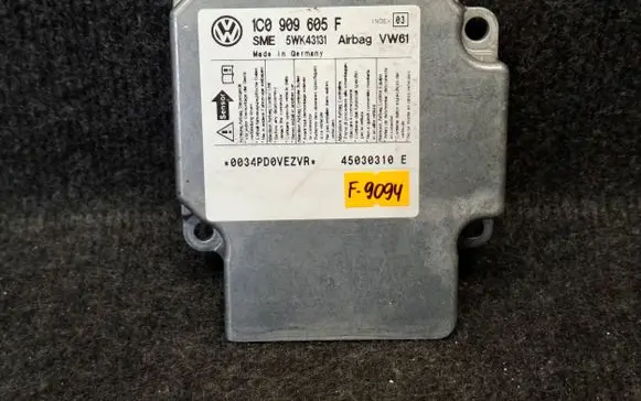 Volkswagen PASSAT B7 Airbag control unit/module 1C0909605F