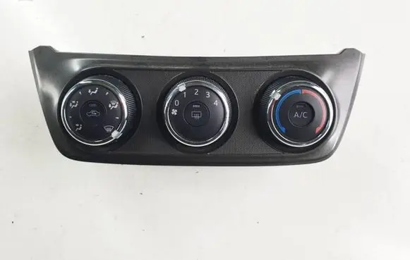 Toyota RAV 4 (XA40) Central console control unit 75F603 55901