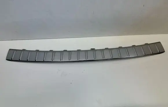 Volkswagen Touareg II Rear bumper trim bar molding 7P6807787A
