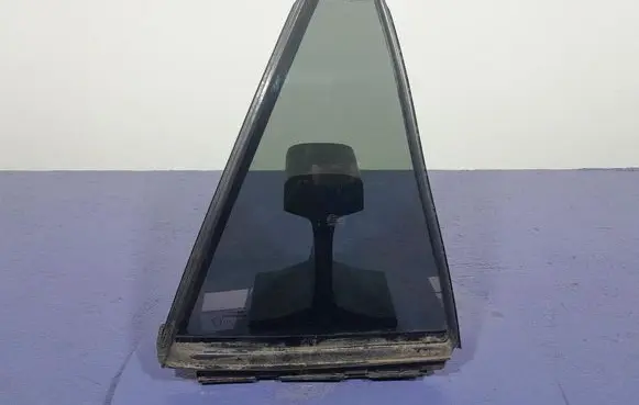 Suzuki Swace Rear door window glass 6818802260