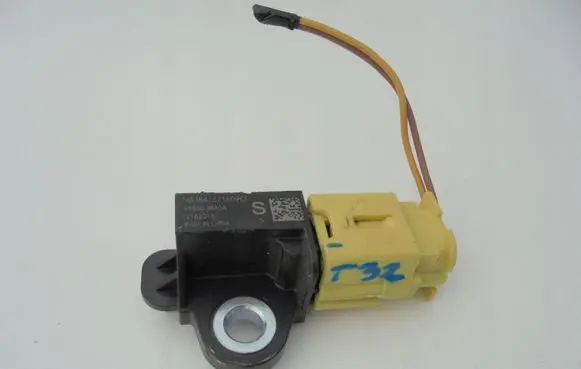 Nissan X-Trail T32 Airbag deployment crash/impact sensor 988303RA0A
