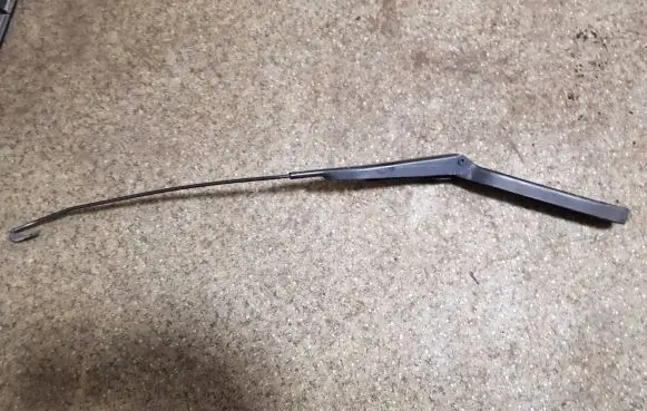 BMW 3 E36 Front wiper blade arm 61618392008