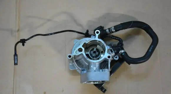 Audi A6 C7 Vacuum pump