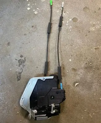 Lexus CT 200H Rear door lock A046693