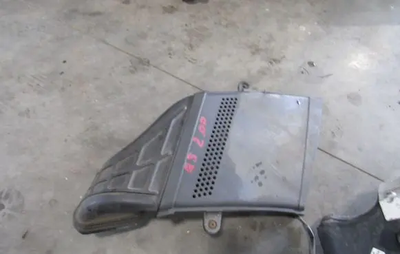 Audi Q5 SQ5 Air intake duct part 8R0129618D 8R0129618G 8R0129618F