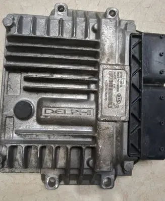 KIA Carens II Engine control unit/module 391044X910 R0412C001G