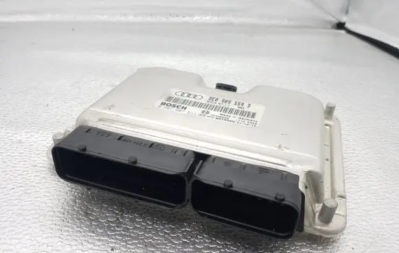 Audi A4 S4 B6 8E 8H Engine control unit/module ECU 8E0909559D 0261207511