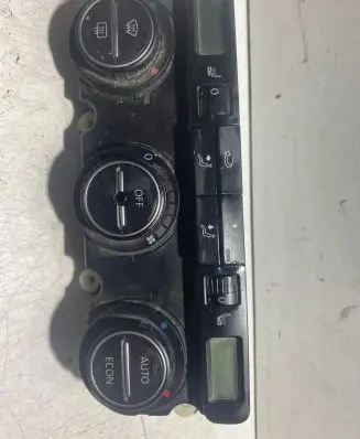 Volkswagen PASSAT B6 Climate control unit