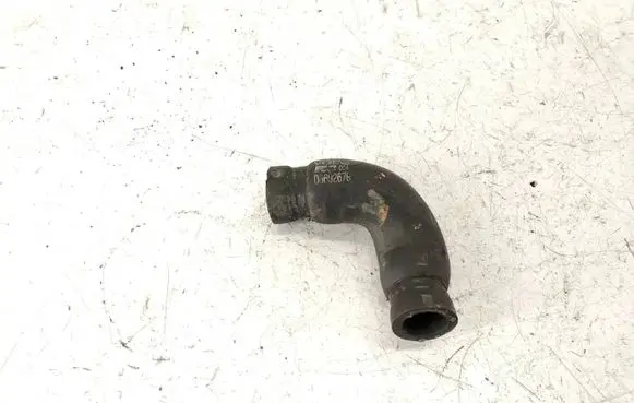 Engine coolant pipe/hose