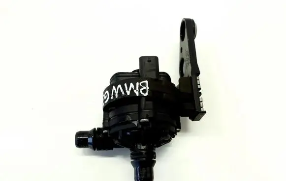 BMW 5 G30 G31 G38 Electric auxiliary coolant/water pump 8474820 8474821