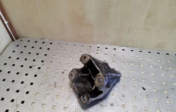 Volkswagen Phaeton Engine mounting bracket 3D0199308AK