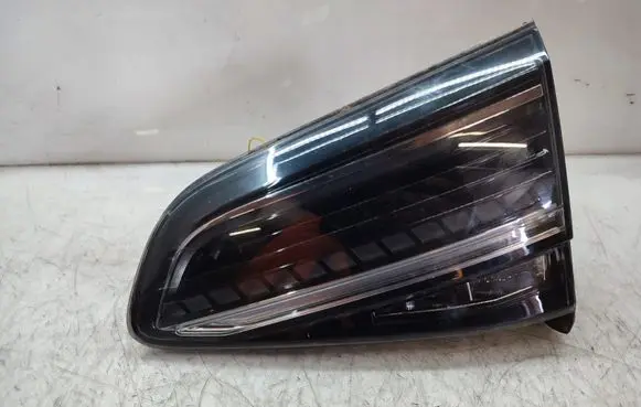 Volkswagen Golf VII Tailgate rear/tail lights
