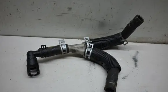 Chrysler Town & Country V Engine coolant pipe/hose