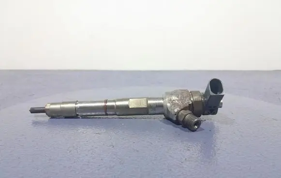 Skoda Superb B5 (3U) Fuel injector 04L130277AE