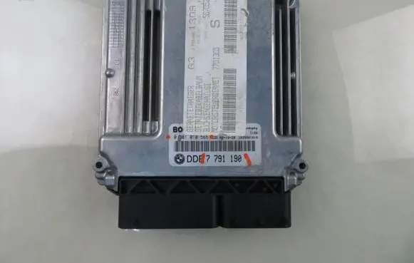 BMW 3 E46 Engine control unit/module 7791190 0281010565