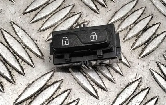Volvo V70 Central locking switch button 31343100