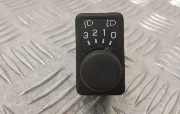 Nissan Primera Headlight level height control switch 37044A