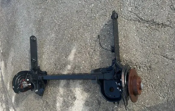 Renault Trafic III (X82) Rear axle beam 