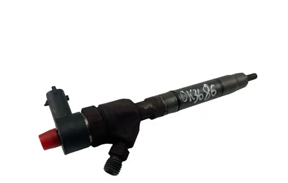 Hyundai Elantra Fuel injector 338002A400