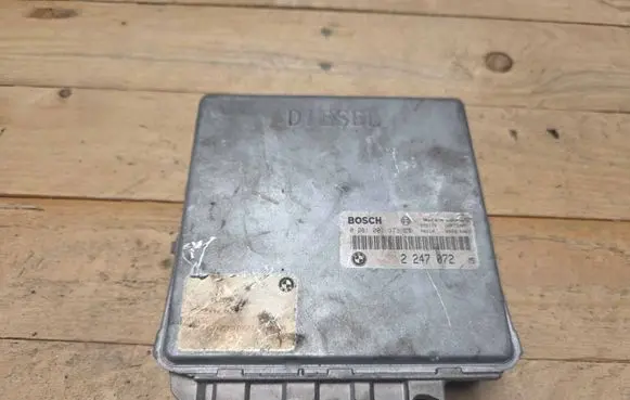 BMW 5 E34 Engine control unit/module 2247072