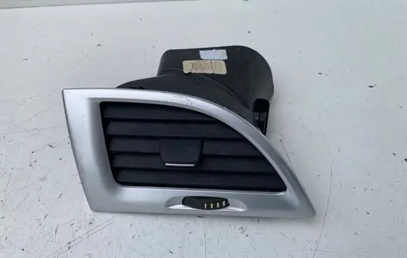 Renault Megane III Dashboard side air vent grill/cover trim