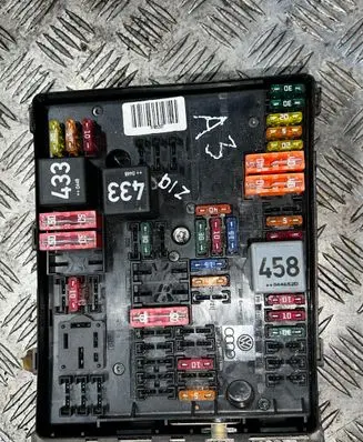 Audi A3 S3 8P Fuse module 1K0937124K 014189861