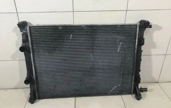 Renault Scenic II - Grand scenic II Coolant radiator 8200357536
