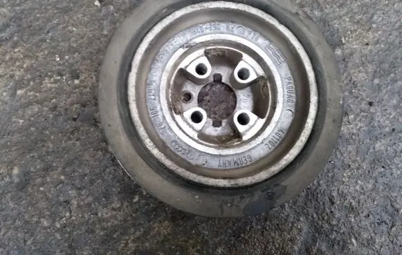 Volkswagen PASSAT B4 Crankshaft pulley