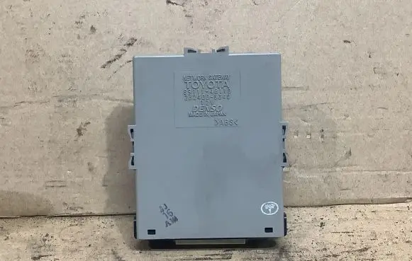 Lexus RX 330 - 350 - 400H Gateway control module 8911148110