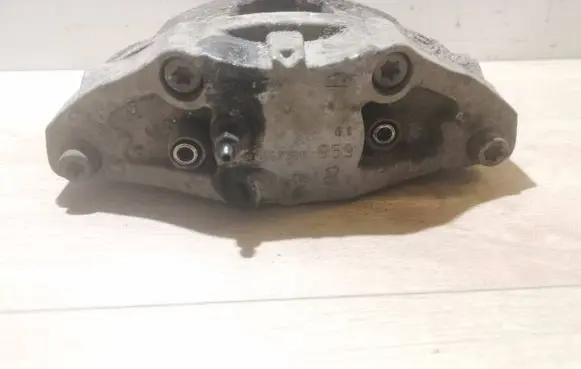 Volvo XC90 Front brake caliper 30657303