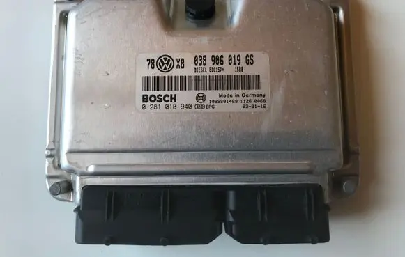 Volkswagen PASSAT B5.5 Engine control unit/module 038906019GS 0281010940 1039S01469