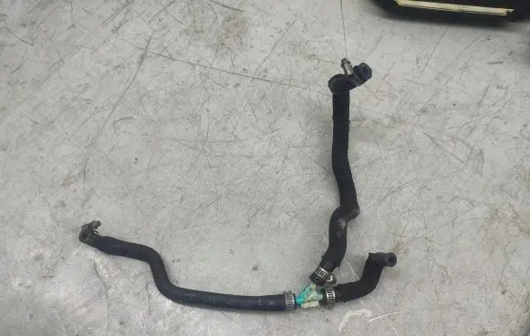 BMW 5 GT F07 Engine coolant pipe/hose 17127576363 7576363