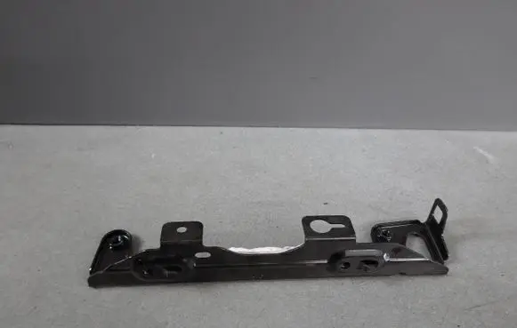 BMW 1 F20 F21 Radiator mount bracket 51647266167 5164726616705
