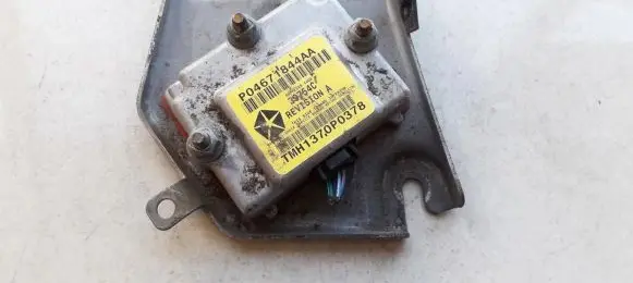 Chrysler PT Cruiser Airbag deployment crash/impact sensor p04671844aa 39754c