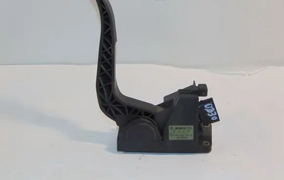 Mercedes-Benz Sprinter W906 Accelerator throttle pedal A9013000504 0281002337
